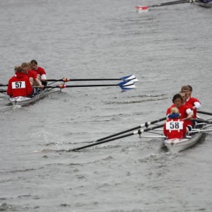 Winnen doe je op de Schie! Mooie foto's van Laga's ploegen over deze afstand van 4,5 km op het Delftse water. Door de fotocommissie van Proteus, www.pepaparazzi.nl